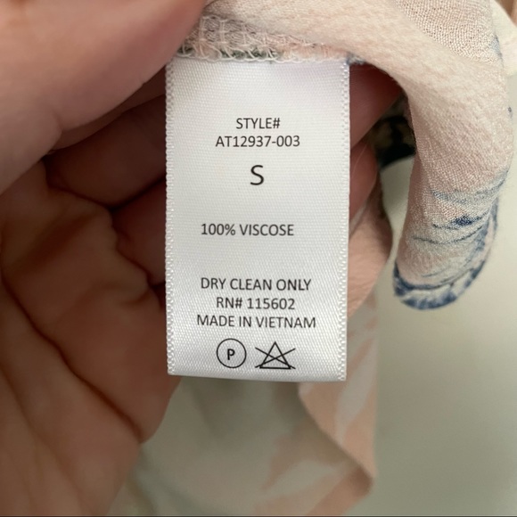 ASTR The Label Payton Floral Wrap Tie Top Small - Picture 10 of 11